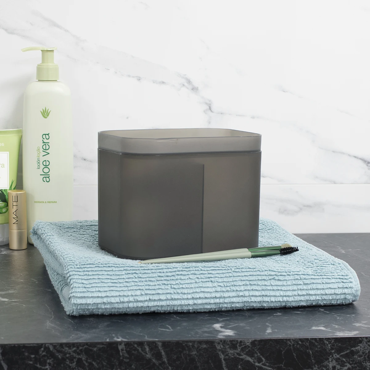 organizador remontable con tapa con separador en baño