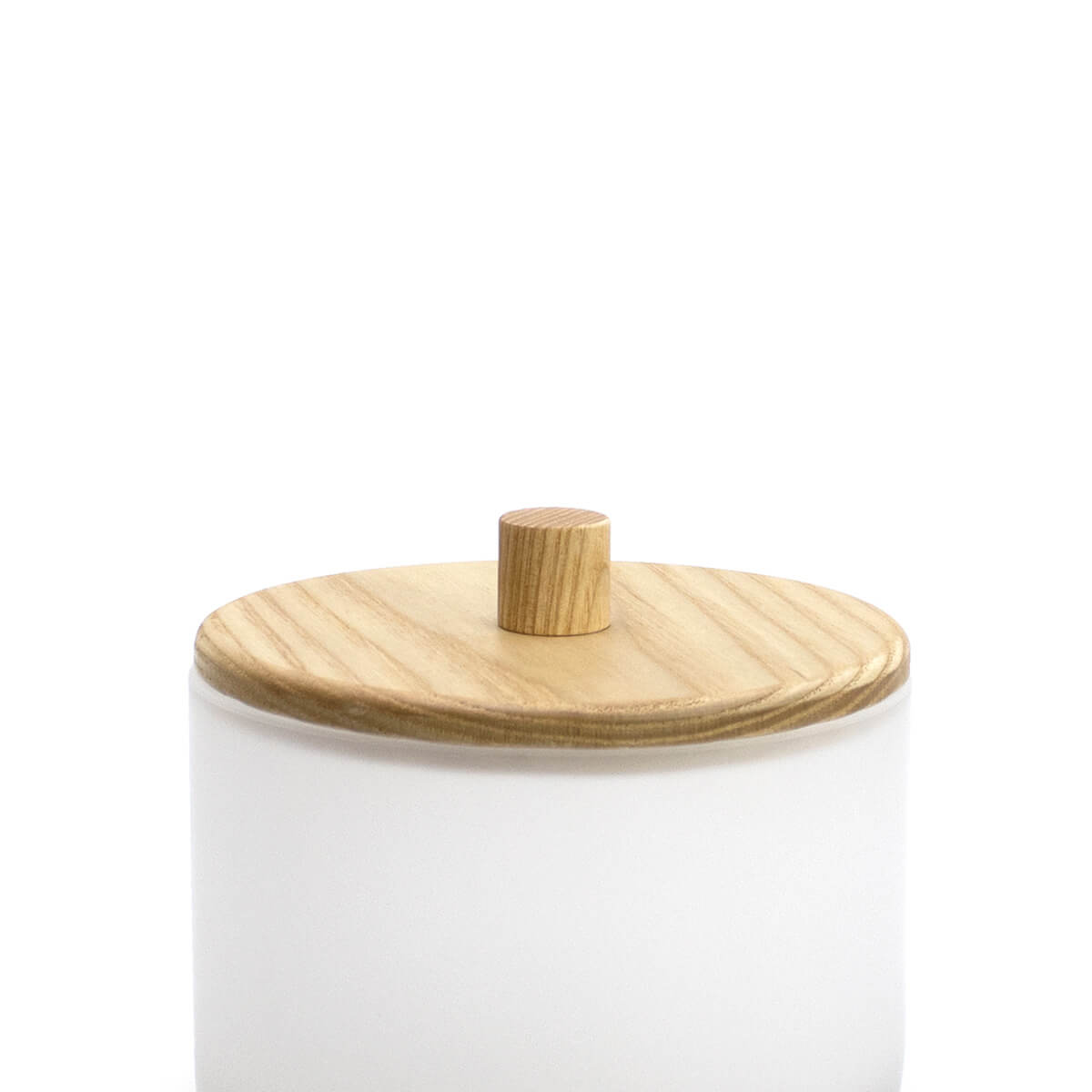 Detalle de la tapa de madera de la algodonera de baño de cristal mate