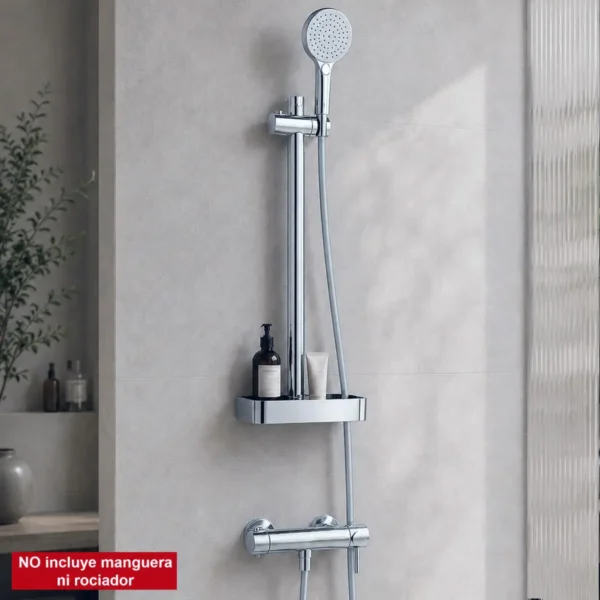 Barra de ducha adhesiva cromada sin taladro instalada en baño moderno con soporte para alcachofa y estante para gel
